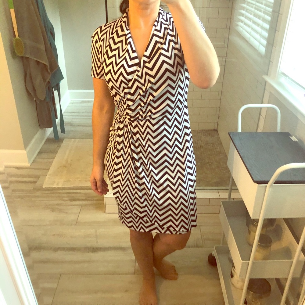 3/$20 Navy and white chevron dress
